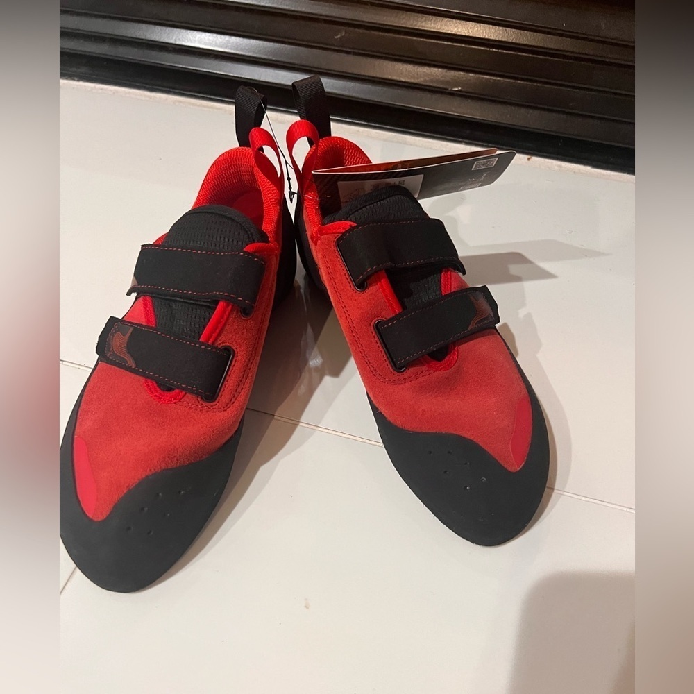 CLIMB X RAVE STRAP Red Climbing Shoes Men’s 8 Women’s 10.5 Organic Hemp Lining